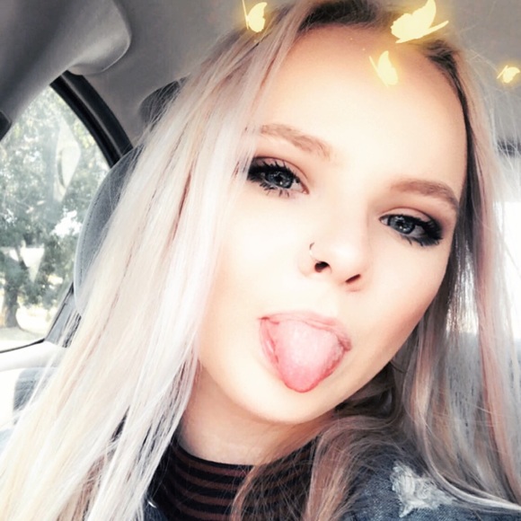 Meet your Posher, Raine - Picture 4 of 6